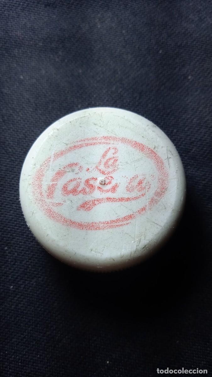 Botellas antiguas: Tap&oacute;n rosca La Casera. - Foto 1