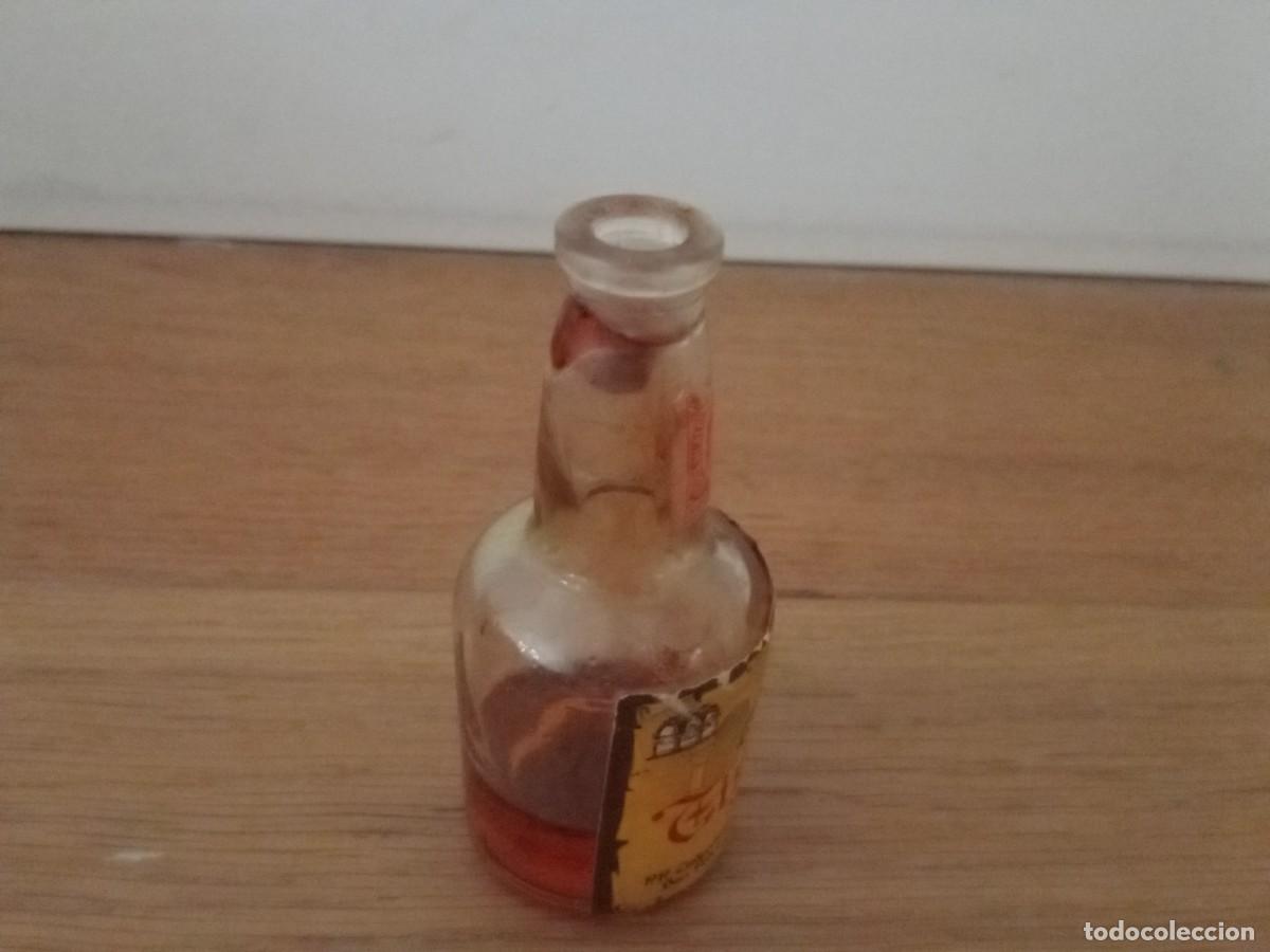 Botellas antiguas: BOTELLIN LICOR TIZONO DEL CID - Foto 2