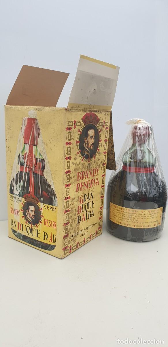 Botellas antiguas: Brandy Duque De Alba a&ntilde;os 80 - Foto 2