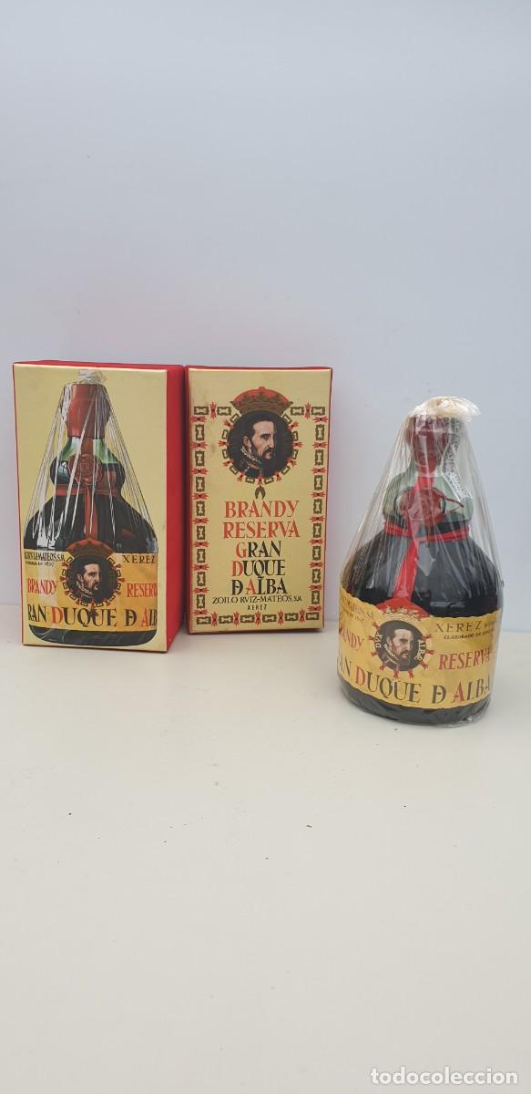 Botellas antiguas: Brandy Duque De Alba a&ntilde;os 80 - Foto 4