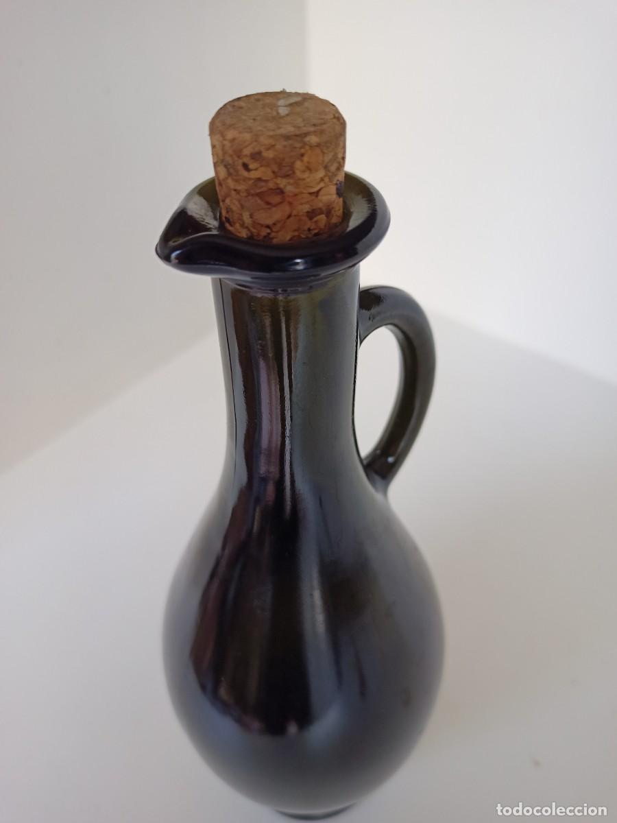 Botellas antiguas: Botella de cristal aceitera - Foto 2