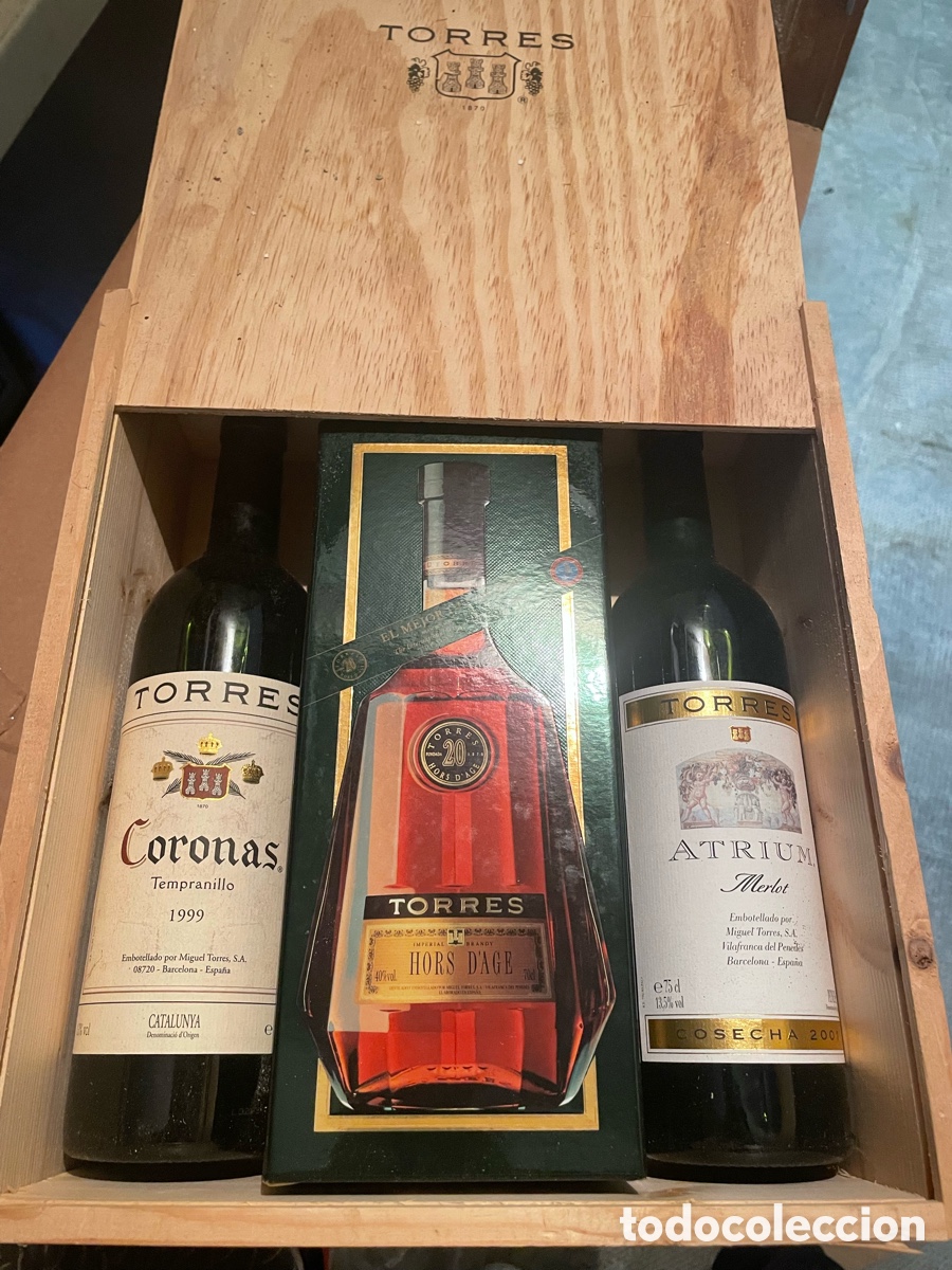 Botellas antiguas: Lote vinos y brandy Torres - Foto 1