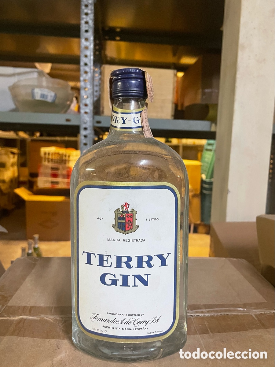 Antique bottles: Terry Gin 4 pesetas pto sta Maria