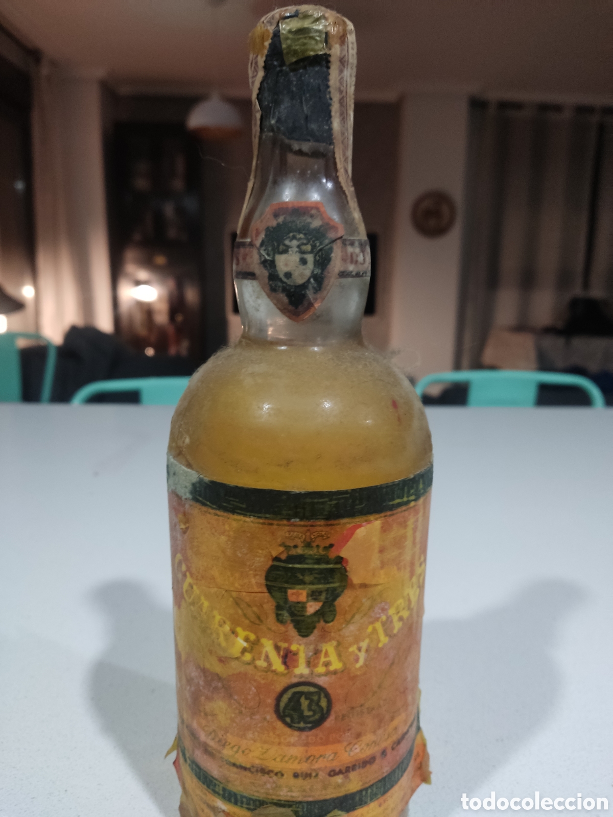 Bottiglie antiche: Botella licor 43 a&ntilde;os 50, tap&oacute;n corcho,sello en pesetas,sin abrir