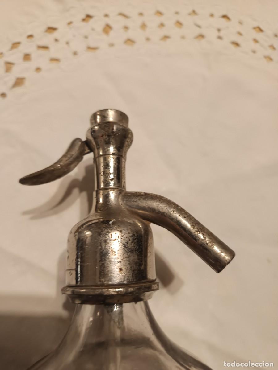 Botellas antiguas: Antigua botella de cristal con sif&oacute;n - Foto 4