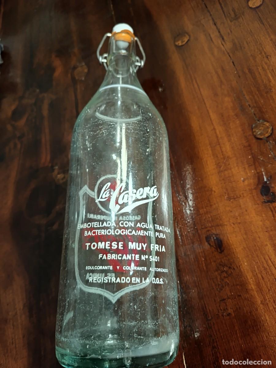 Botellas antiguas: Botella antigua de La Casera - Foto 2