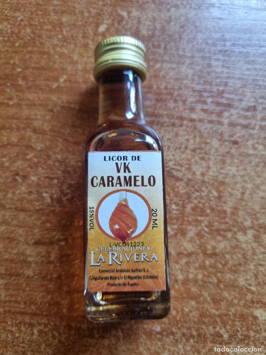 Botellas antiguas: BOTELLA DE COLECCI&Oacute;N DE VODKA CARAMELO LA RIVERA - Foto 1