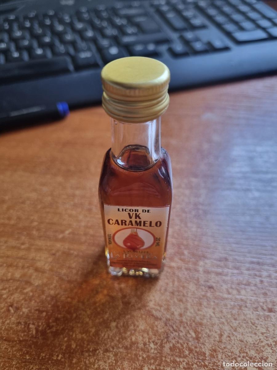 Botellas antiguas: BOTELLA DE COLECCI&Oacute;N DE VODKA CARAMELO LA RIVERA - Foto 2