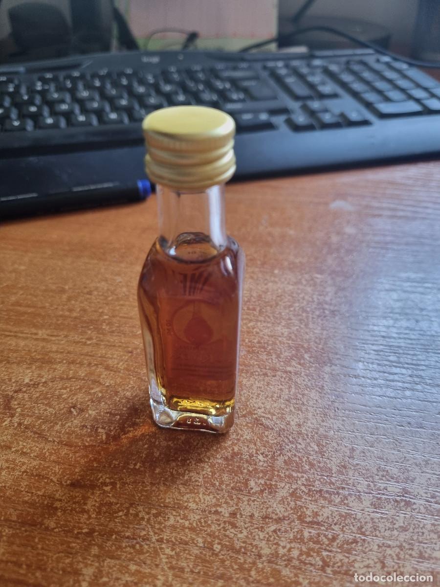 Botellas antiguas: BOTELLA DE COLECCI&Oacute;N DE VODKA CARAMELO LA RIVERA - Foto 3