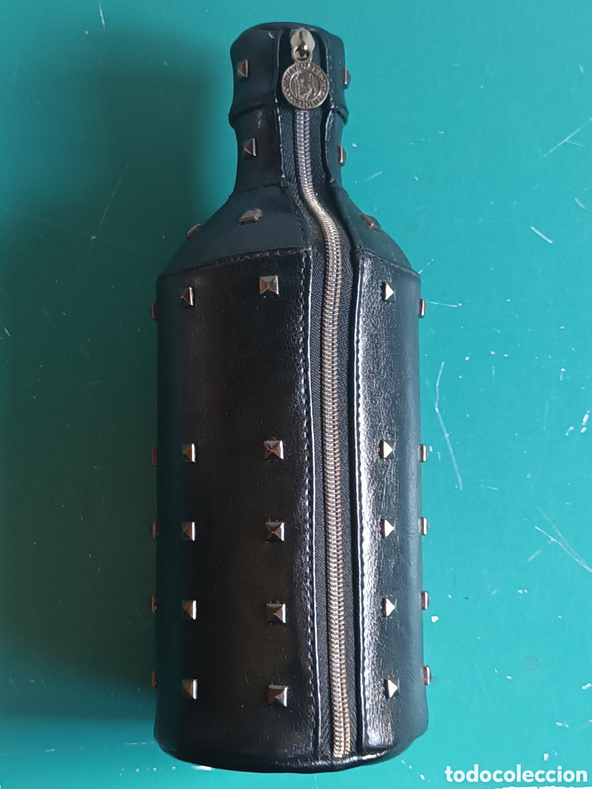 Botellas antiguas: Botella con funda ABSOLUTE VODKA 2008 Edici&oacute;n Rock - Foto 2