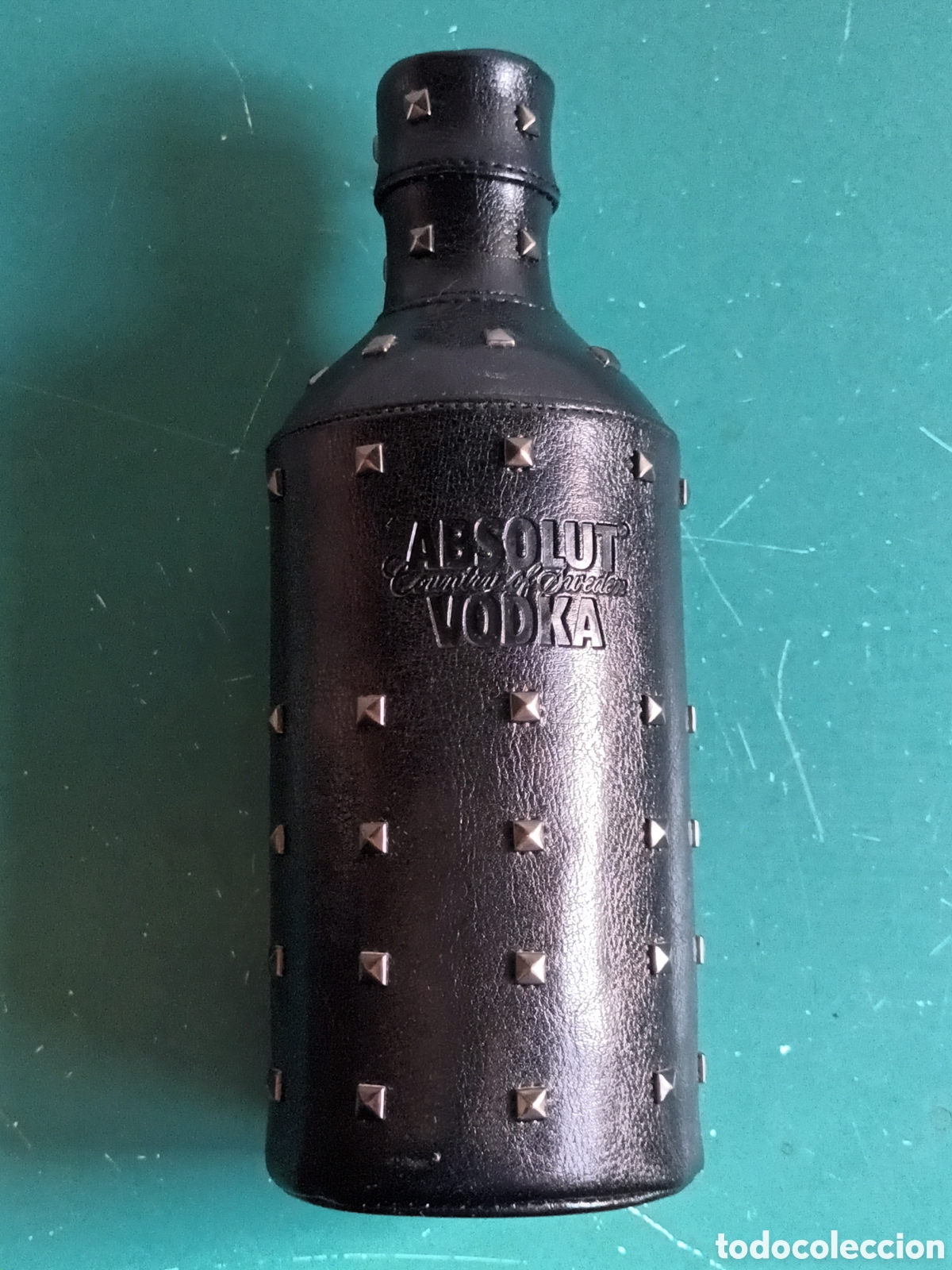 Botellas antiguas: Botella con funda ABSOLUTE VODKA 2008 Edici&oacute;n Rock - Foto 1
