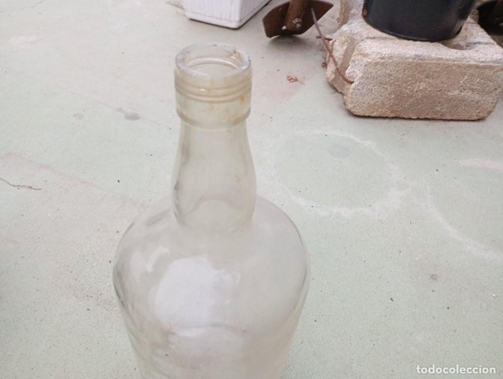 Botellas antiguas: botella grande de cristal - Foto 2