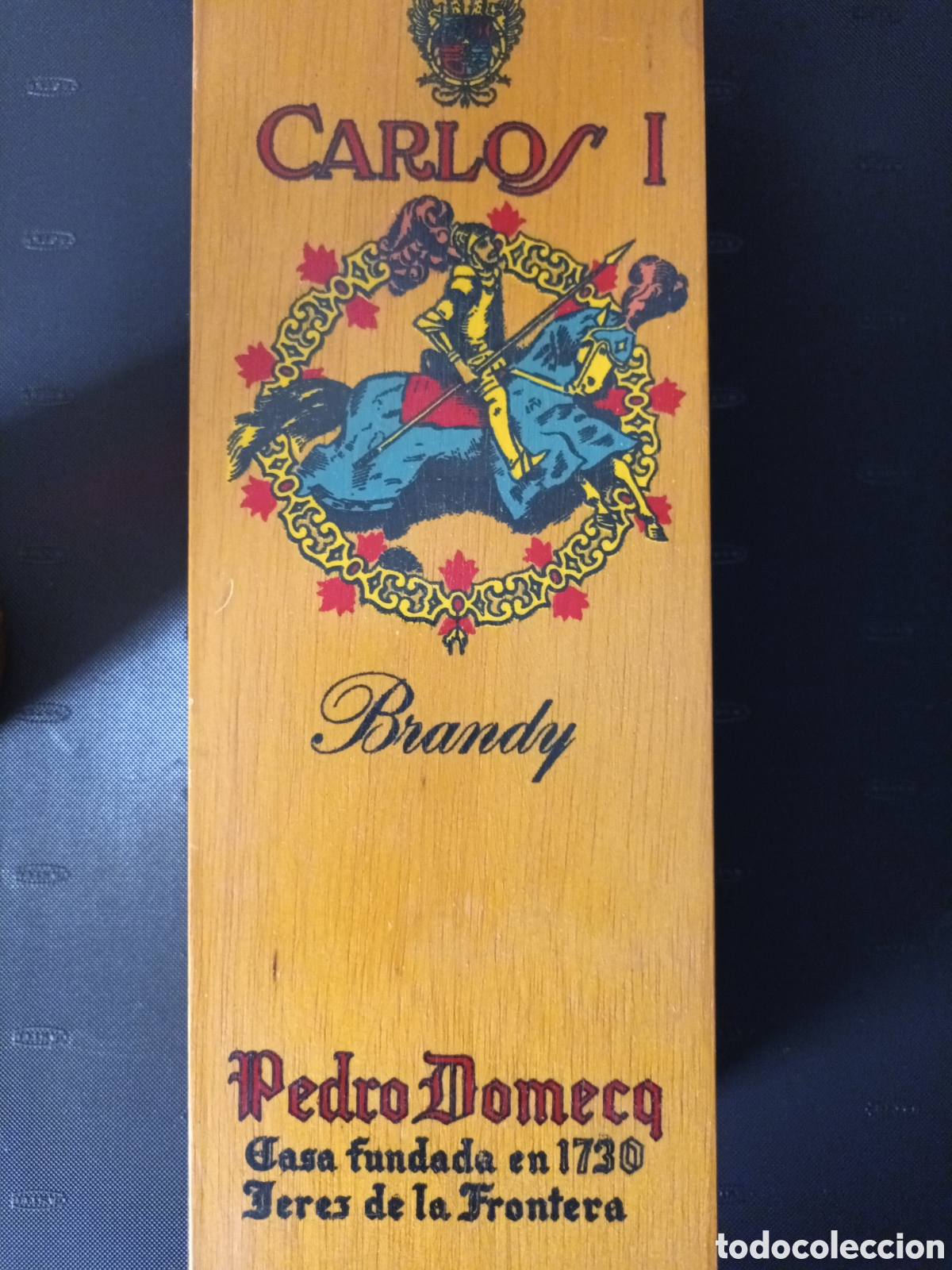Botellas antiguas: Botella con caja de madera Carlos I - Foto 5