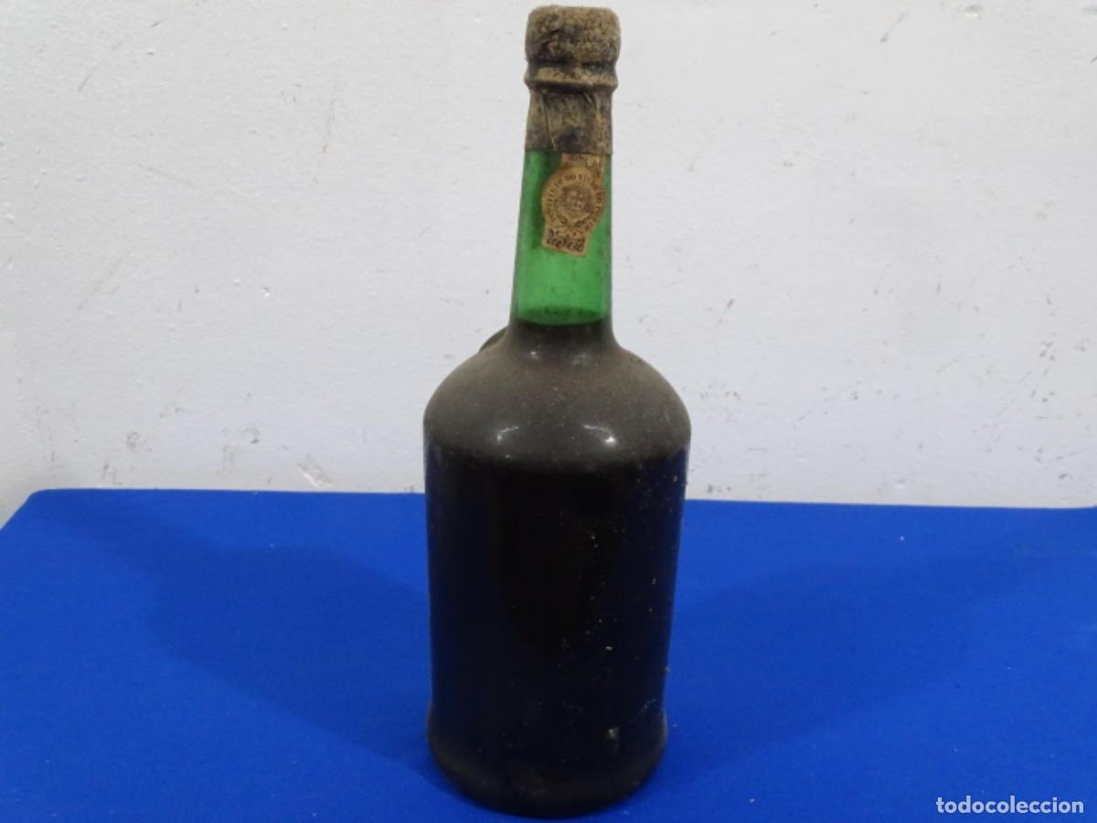 Botellas antiguas: OLD INVALID PORTO. SANDEMAN. LITRO. - Foto 6