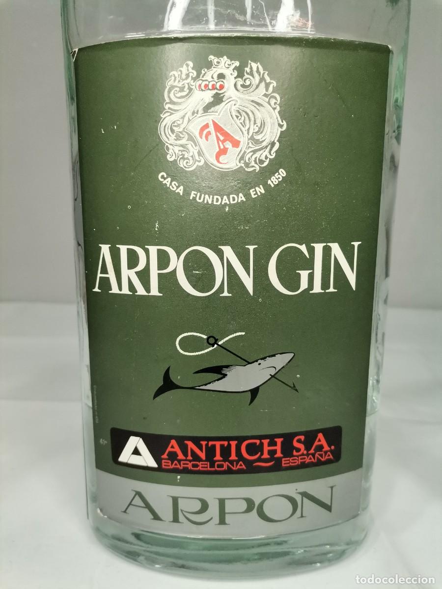 Botellas antiguas: Botella de Ginebra Arpon de Anthich S.A. - Foto 2