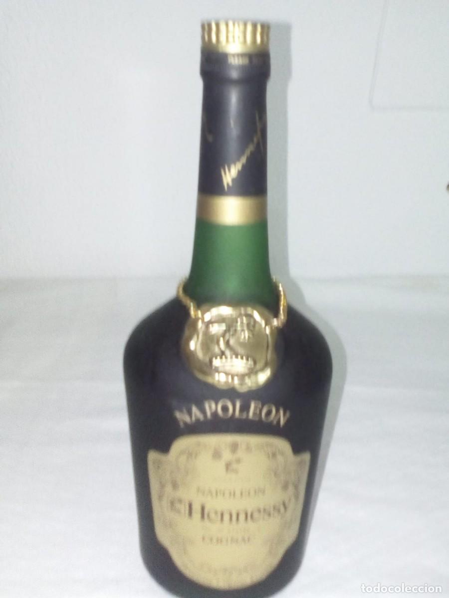 Botellas antiguas: hennessy napoleon autentico - Foto 3