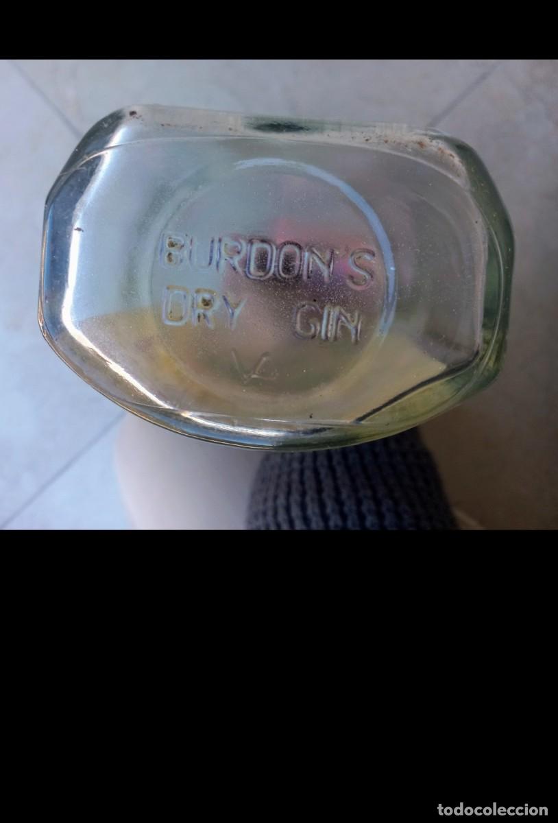 Botellas antiguas: Antigua botella Burdons Gin - Foto 4