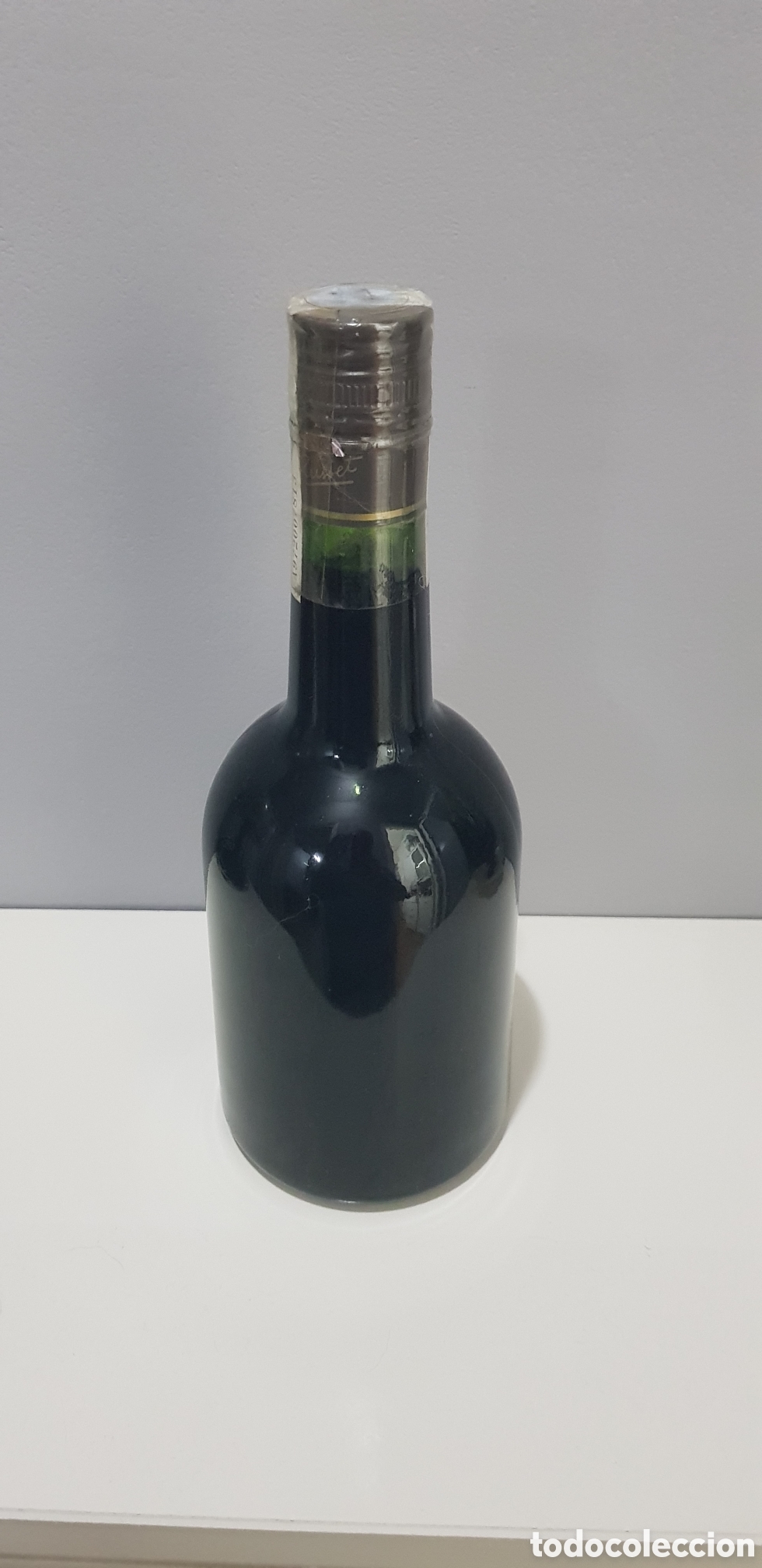 Botellas antiguas: Botella de rafia rusell precintada - Foto 4