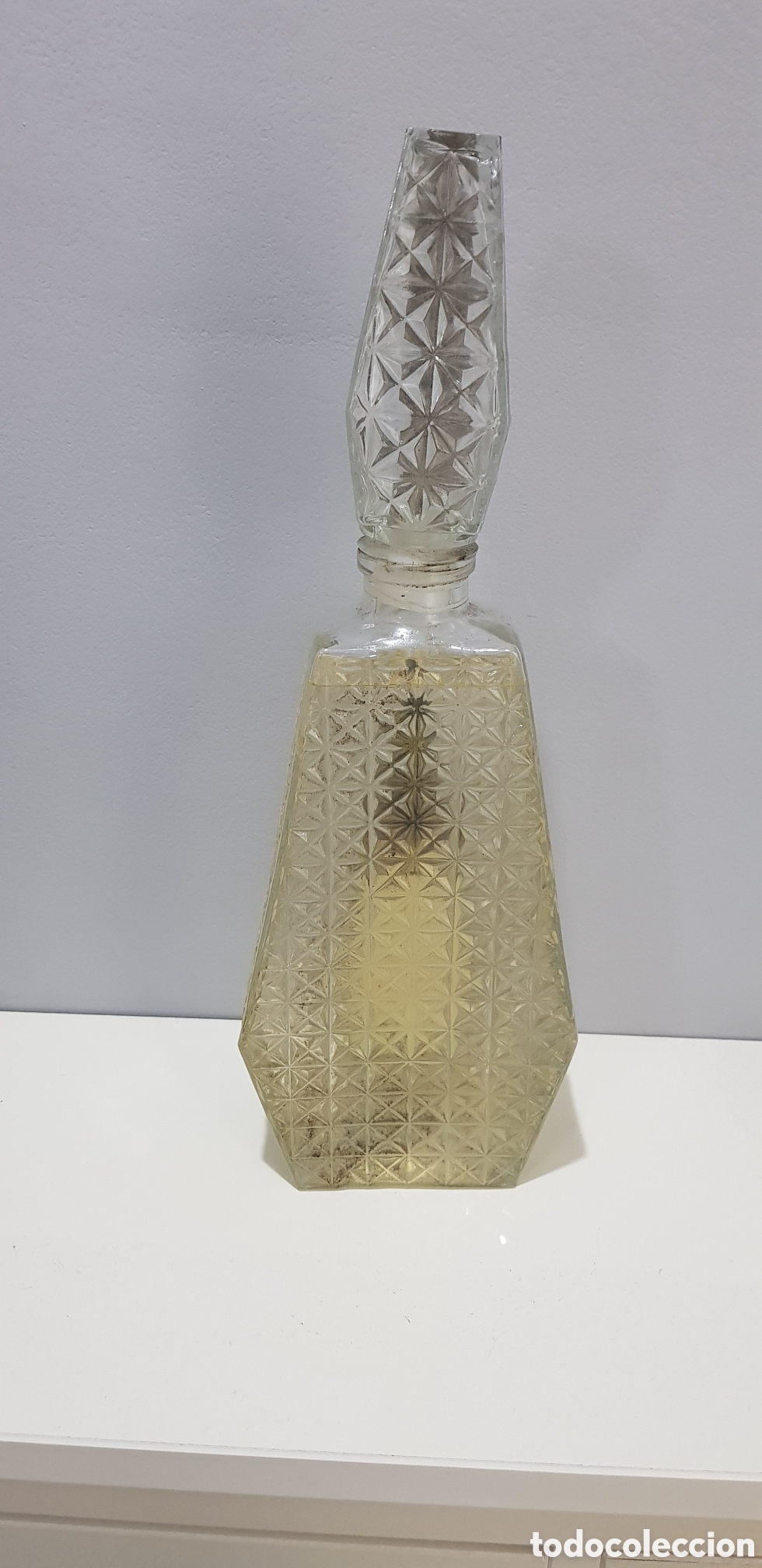 Botellas antiguas: Botella preciosa de licor de almendras - Foto 1