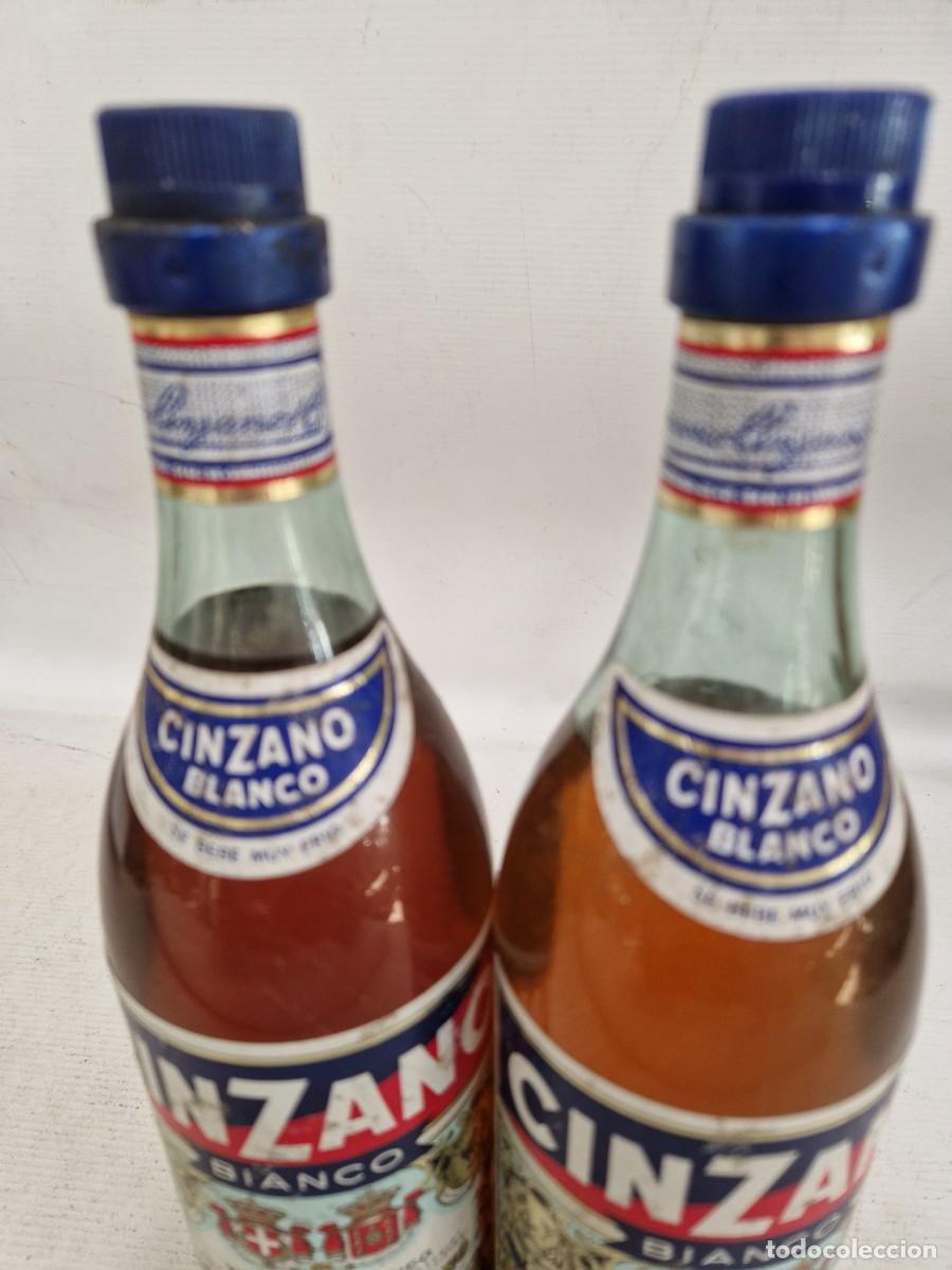 Botellas antiguas: 2 BOTELLAS DE CINZANO BIANCO - Foto 3