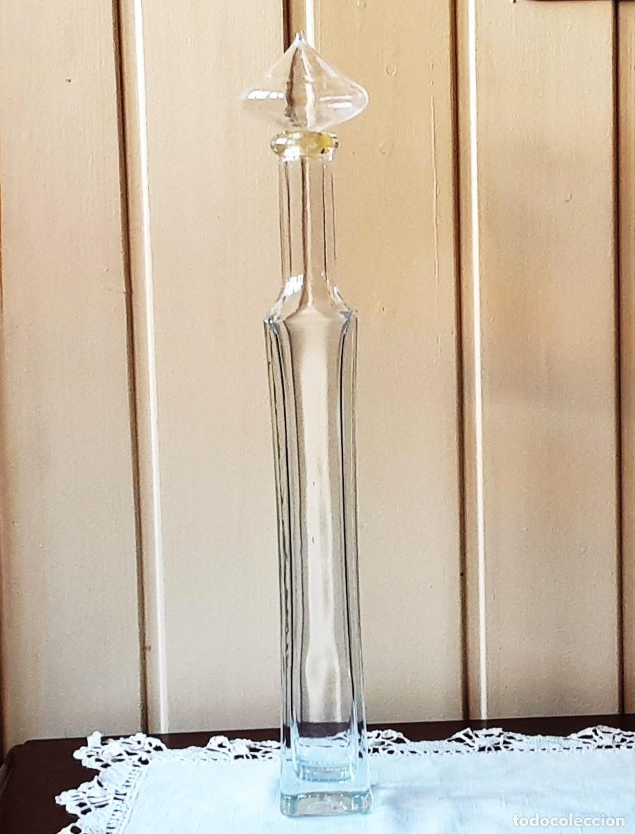 Botellas antiguas: LICORERA DE CRISTAL ALARGADA - Foto 1