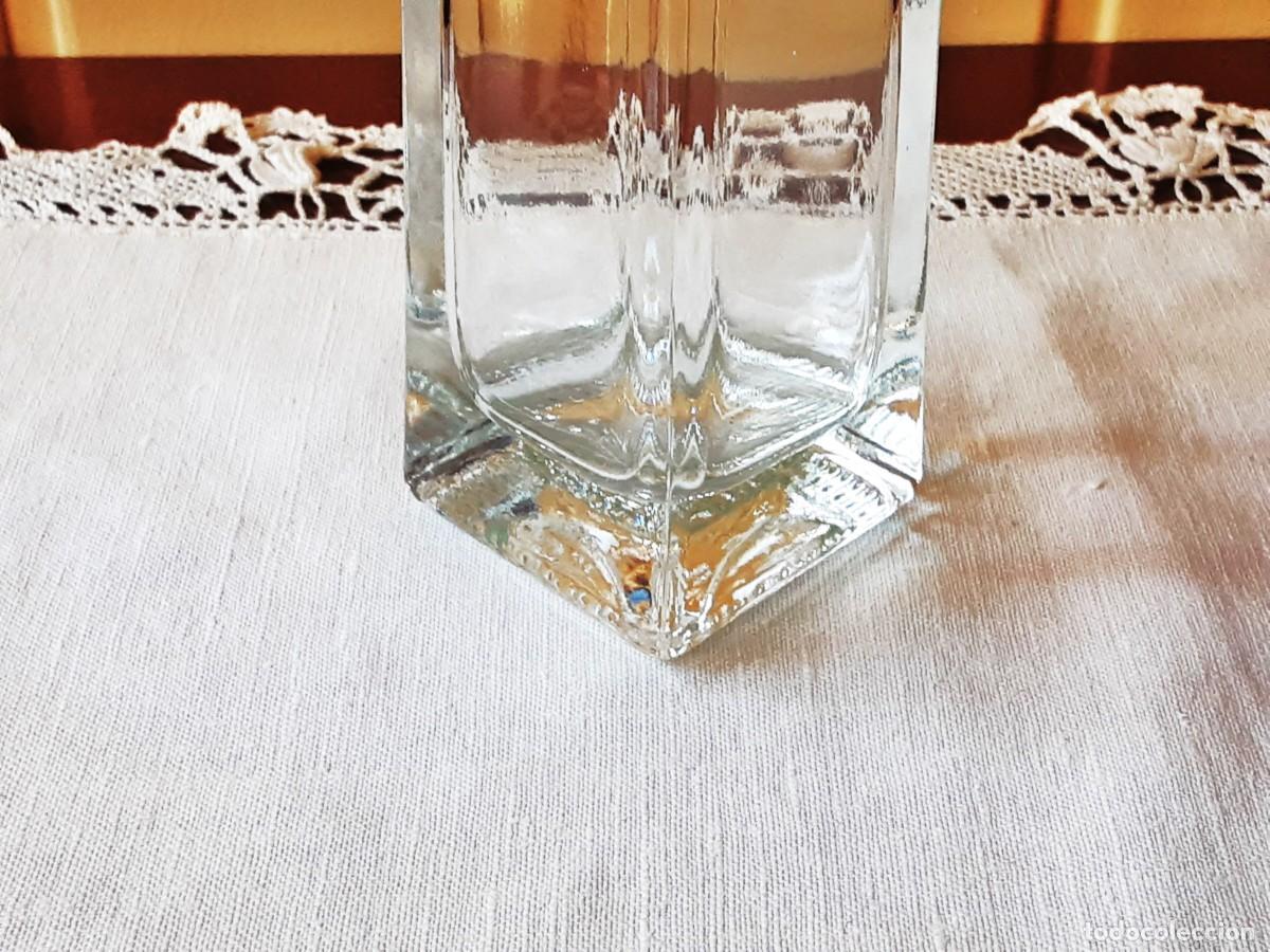 Botellas antiguas: LICORERA DE CRISTAL ALARGADA - Foto 7