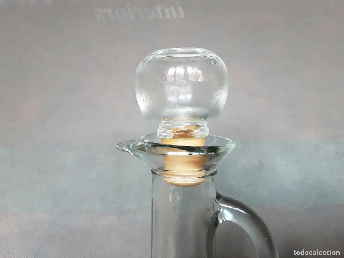 Botellas antiguas: LICORERA JARRA DE CRISTAL CON ASA - Foto 3