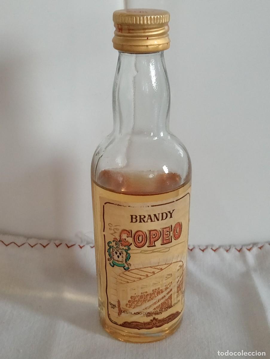 Botellas antiguas: BOTELLIN BOTELLITA DE BRANDY COPEO - Foto 1