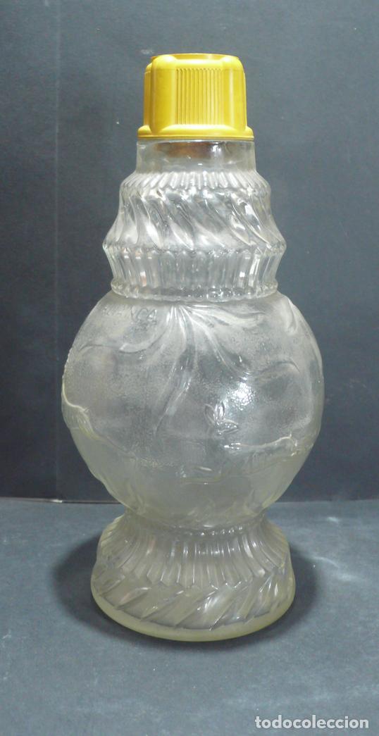 Botellas antiguas: BOTELLA DE CRISTAL CON RELIEVE - Foto 3