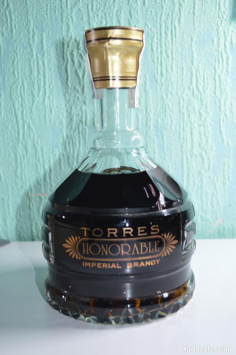 Botellas antiguas: BRANDY TORRES HONORABLE IMPERIAL BRANDY 40&ordm;75cl - Foto 1