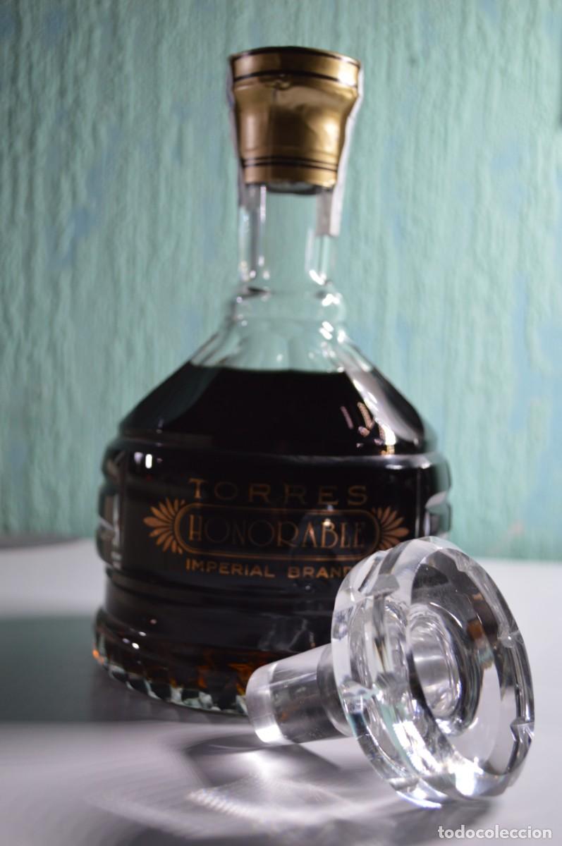 Botellas antiguas: BRANDY TORRES HONORABLE IMPERIAL BRANDY 40&ordm;75cl - Foto 3