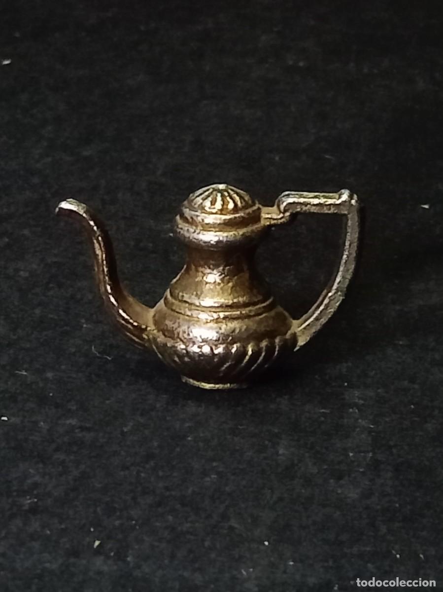 Garrafas antigas: mini tetera metal 5 cm