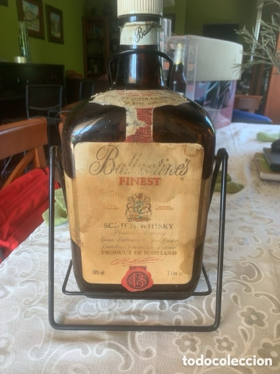 Botellas antiguas: Botella de ballantines con balanc&iacute;n - Foto 4
