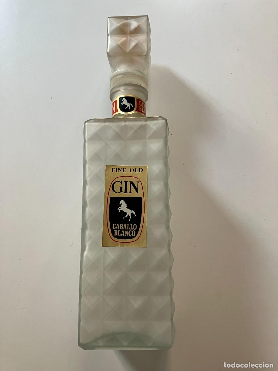 Botellas antiguas: Botella de cristal FINE OLD GIN CABALLO BLANCO - Foto 1