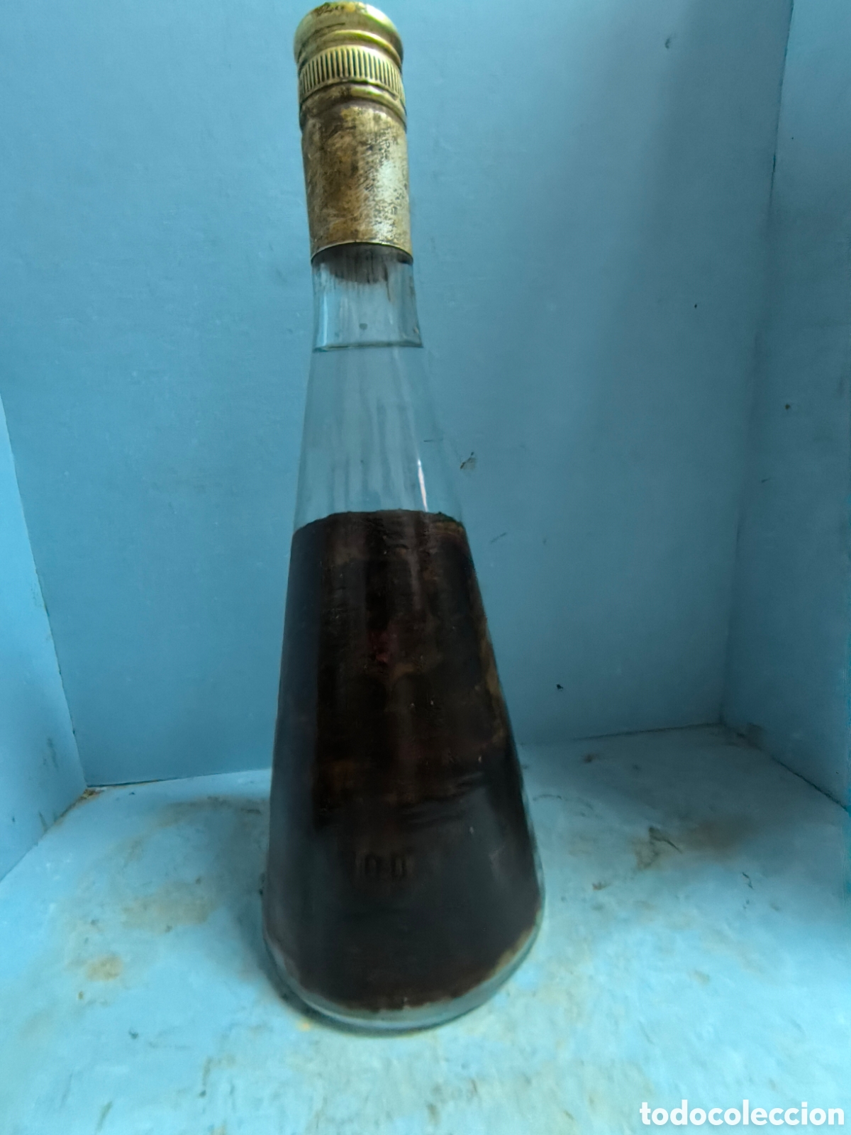 Botellas antiguas: Antigua botella de vozka - Foto 1