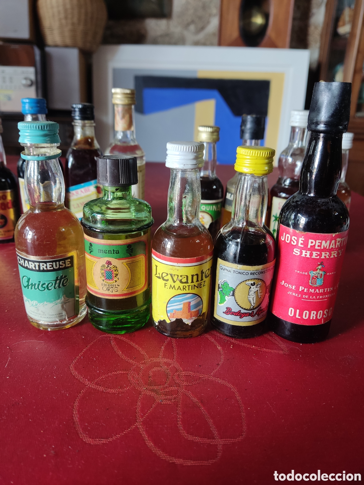 Botellas antiguas: 13 botellines cristal de licores - Foto 1