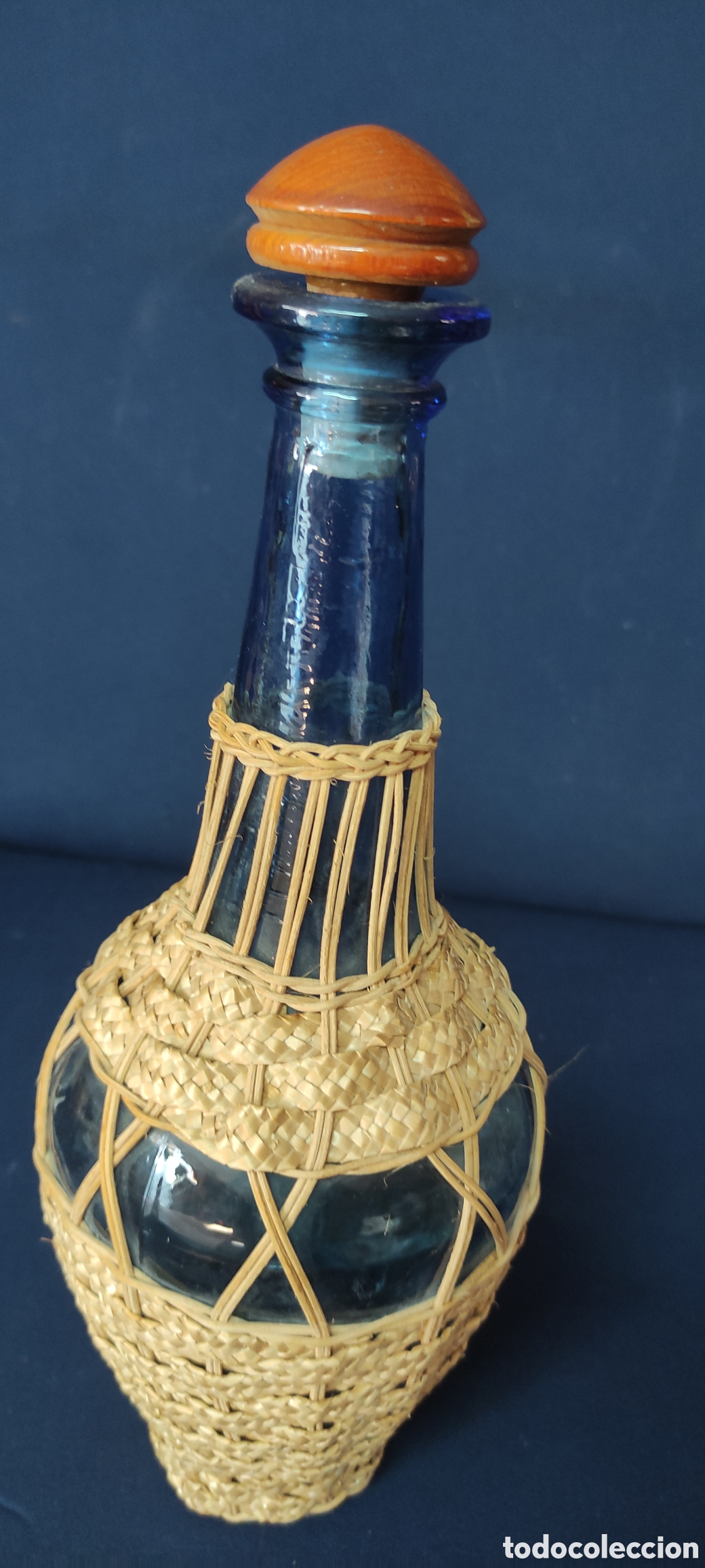 Botellas antiguas: Botella de cristal azul - Foto 7