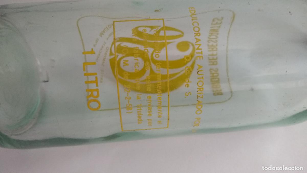 Botellas antiguas: Botella 1l Bebidas refrescantes Cage Maceda - Foto 5