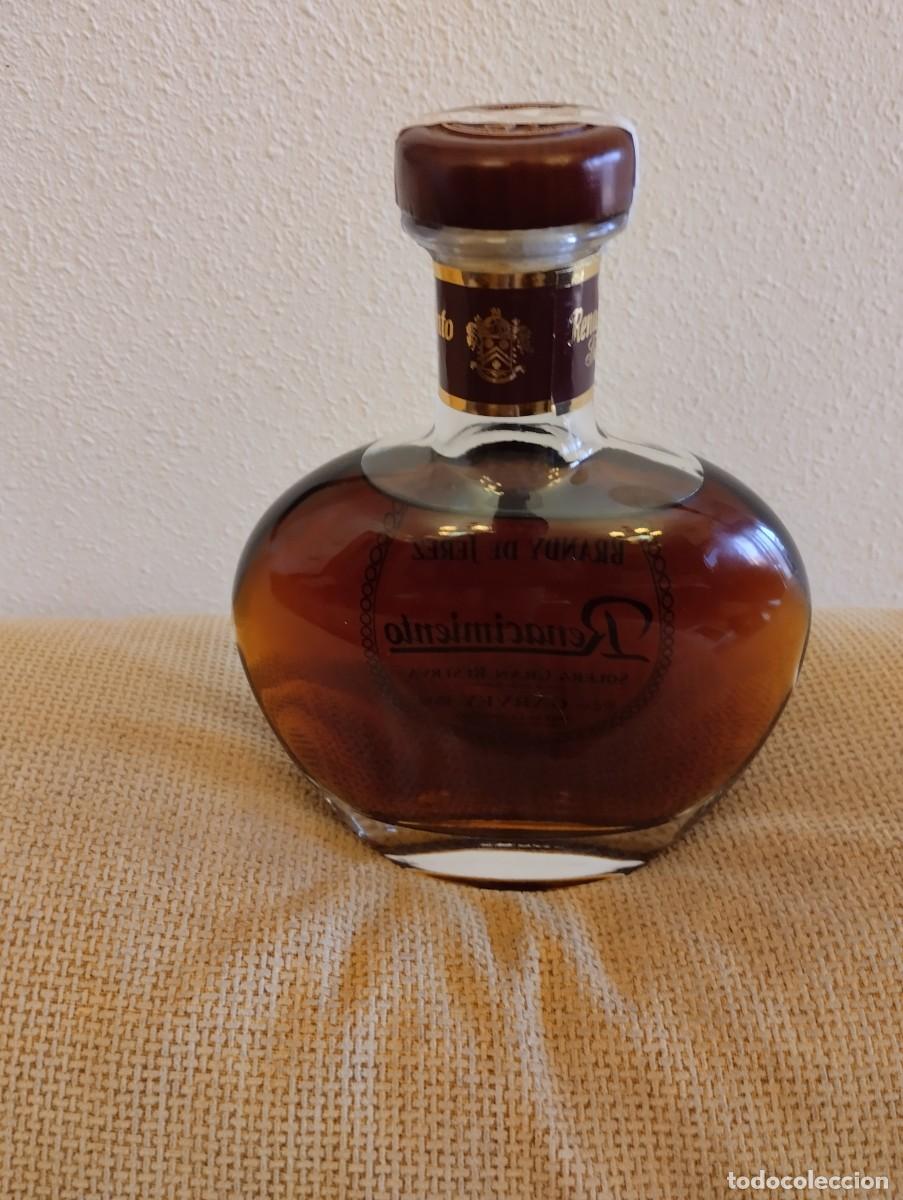 Botellas antiguas: Botella Brandy de Jerez Renacimiento - Foto 6