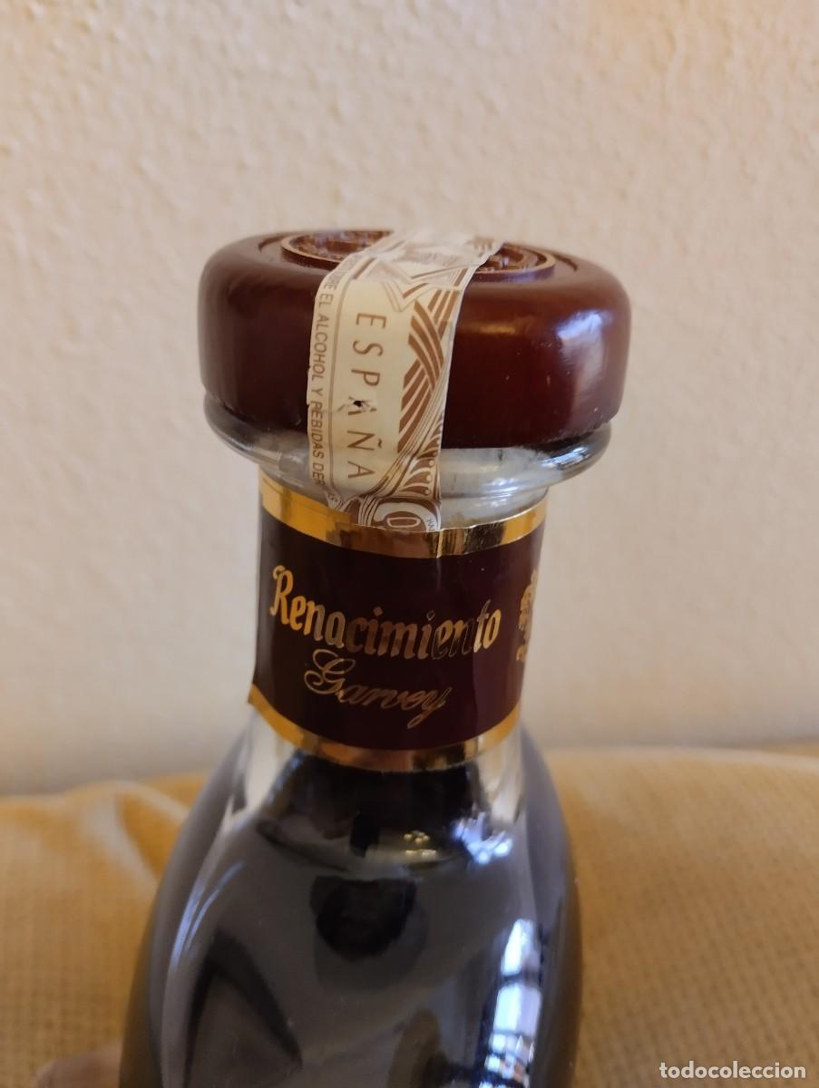 Botellas antiguas: Botella Brandy de Jerez Renacimiento - Foto 7