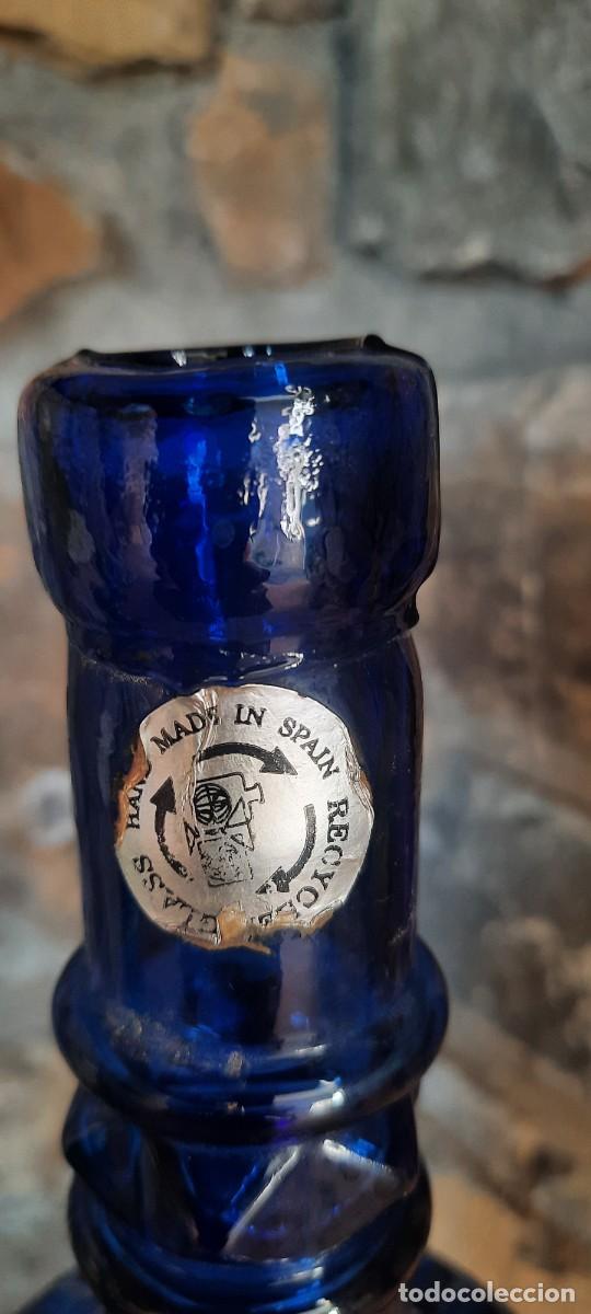 Botellas antiguas: Botella antigua azul - Foto 3