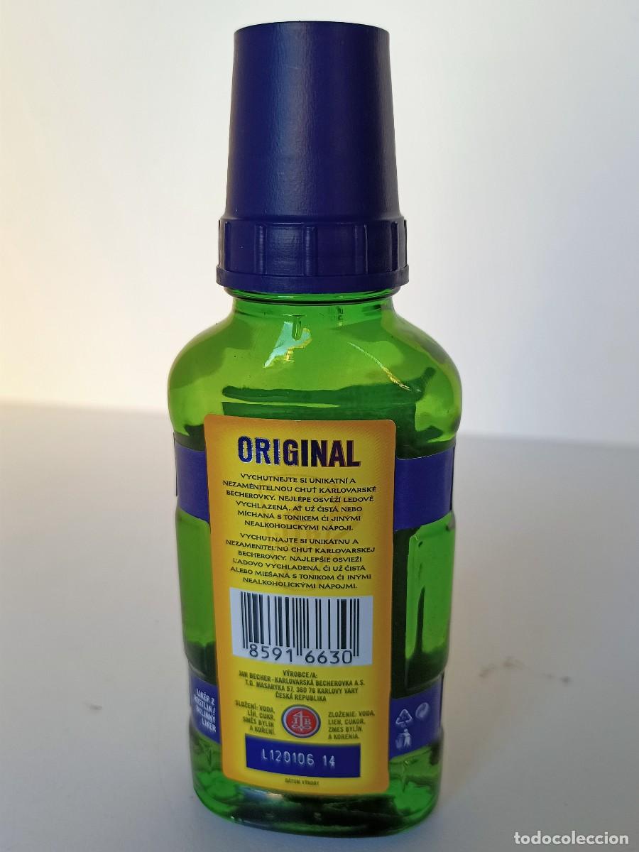 Botellas antiguas: Botella de licor Becherovka, Republica Checa - Foto 2