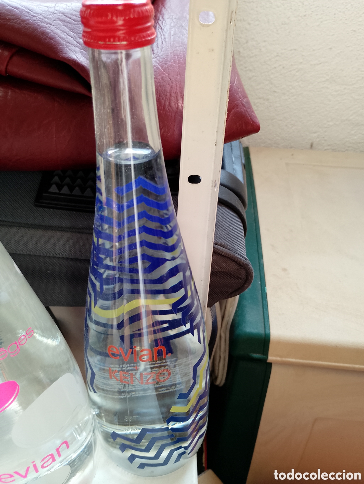 Botellas antiguas: Colecci&oacute;n de botellas Evian - Foto 2