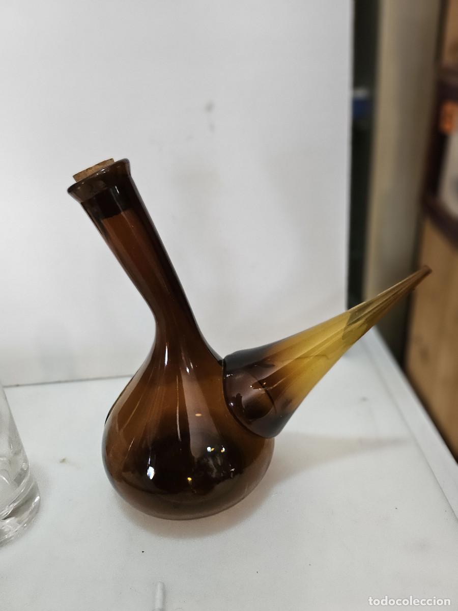 Botellas antiguas: botijo de cristal marron - Foto 1