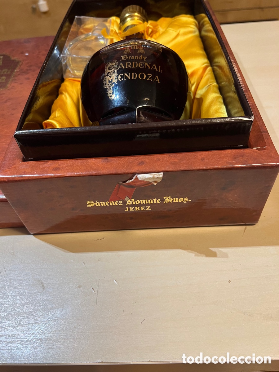 Botellas antiguas: Botella cardenal Mendoza de lujo - Foto 4