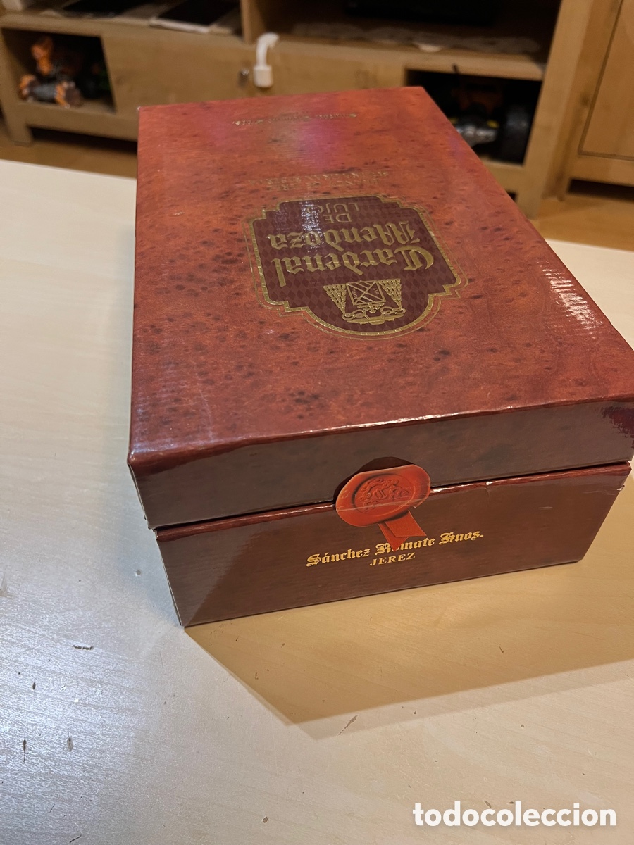 Botellas antiguas: Botella cardenal Mendoza de lujo - Foto 7