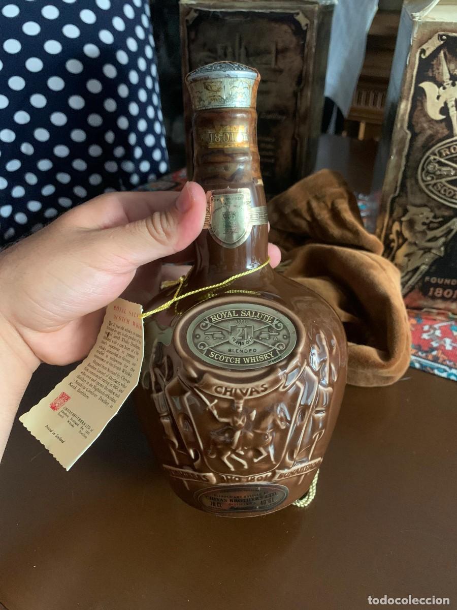 Botellas antiguas: Botella whisky Chivas Salute - Foto 1