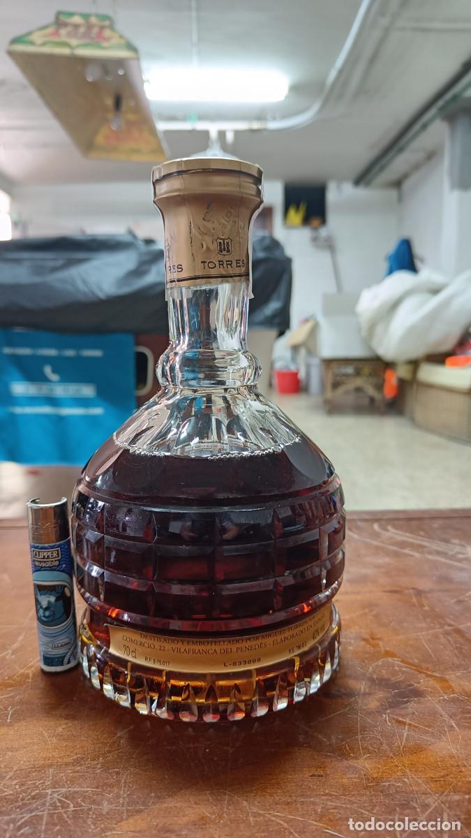 Botellas antiguas: Torres honorable imperial brandy - Foto 5