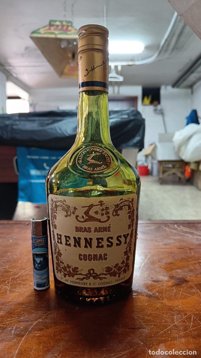 Botellas antiguas: Cognac Hennessy &rdquo;bras arm&eacute;&rdquo; - Foto 1