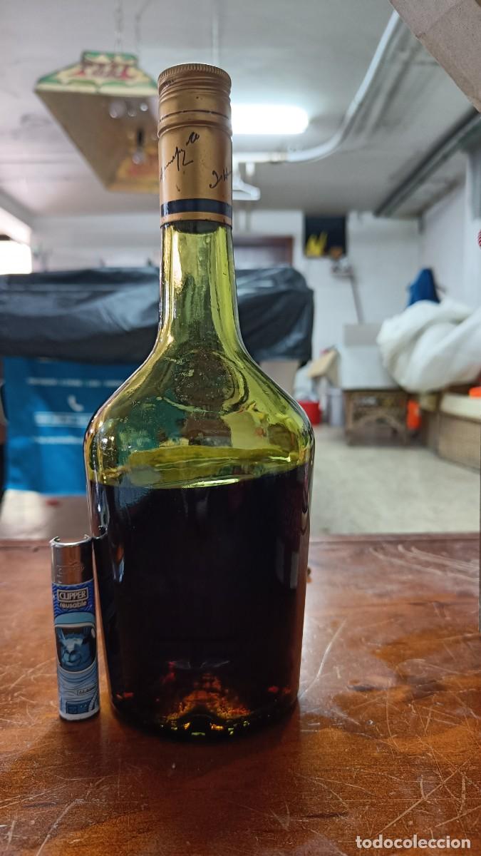Botellas antiguas: Cognac Hennessy &rdquo;bras arm&eacute;&rdquo; - Foto 2
